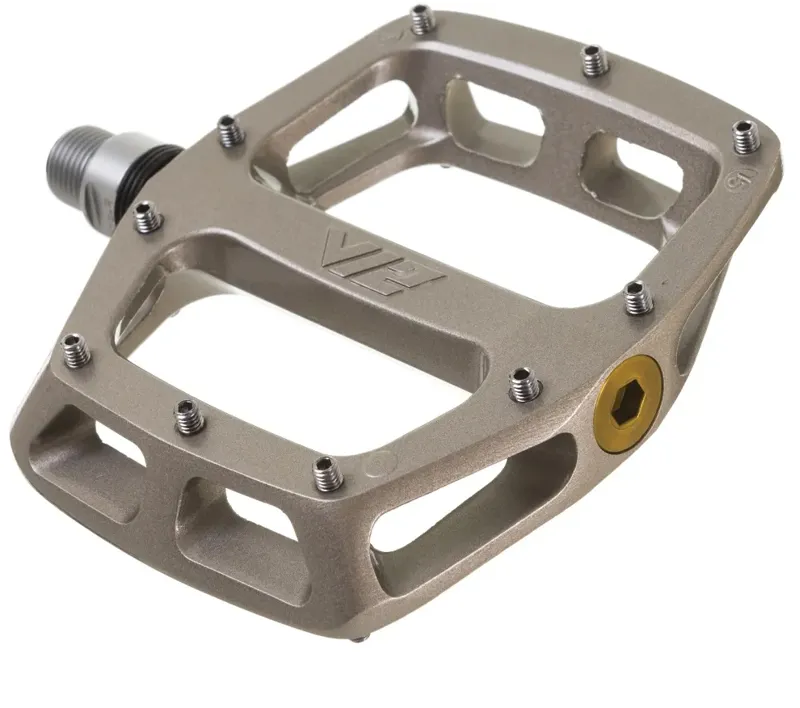 DMR V12 Magnesium Pedal in Grey